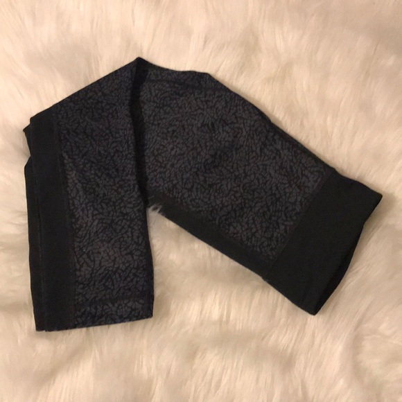 ‼️SALE‼️ Under armour Capri leggings - Picture 3 of 3